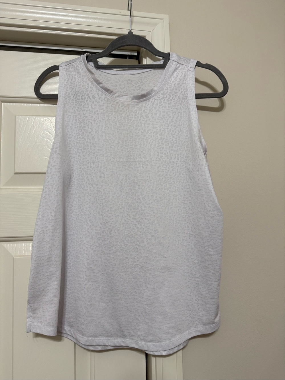 Light Gray Sleeveless Scoop Neck Tank Top